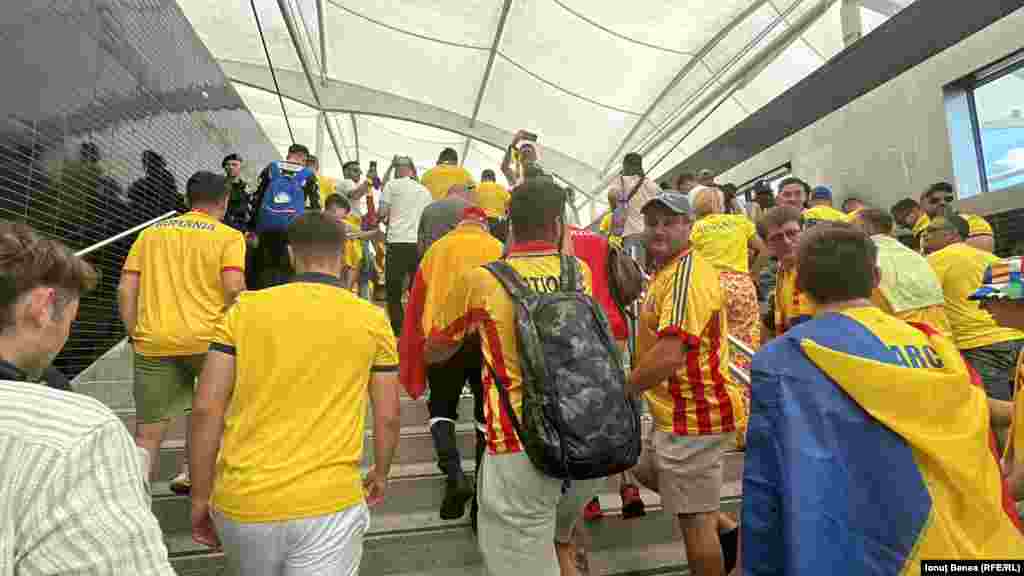 Echipele de fotbal din România și Ucraina s-au întâlnit de cinci ori, doar în meciuri amicale. Fiecare echipă a câștigat câte două partide.