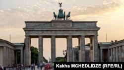 Брандэнбурская брама ў Бэрліне, архіўнае фота 