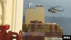 تصویری که خبرگزاری ایرنا از لحظه توقیف این کشتی منتشر کرده بود
