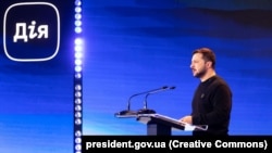 Ուկրաինայի նախագահ Վլադիմիր Զելենսկին ելույթի ժամանակ, Կիև, 19-ը դեկտեմբերի, 2023.