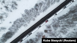 Черга вантажівок неподалік українсько-польського кордону, грудень 2023 року