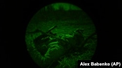 Український війський на лінії фронту поблизу Авдіївки, березень 2024 року