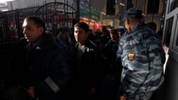 Rusiyada miqrantlar üçün patent almaq müddəti bitdi. 'Fəhlə nə bilsin, Puşkin kimdir'