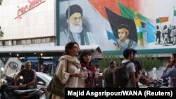 زنان بدون حجاب اجباری در تهران (عکس از آرشیو)