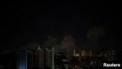 Дим над Києвом під час повітряної атаки Росії, 16 травня 2023 року