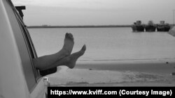 فیلم «ماده تاریک» به کارگردانی کریم لک‌زاده در جشنواره کارلو ویواری پذیرفته شده است
