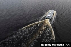 Украінскі марскі бесьпілётнік SeaBaby. Паведамляецца, што гэты і іншыя тыпы ваенна-марскіх бесьпілётнікаў залежаць ад амэрыканскай разьведкі для бясьпечнай навігацыі да расейскіх ваенна-марскіх базаў.