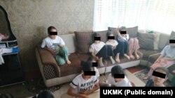 "Мариям" аталышындагы диний лагерде окуган кыздар. УКМК тараткан сүрөт.