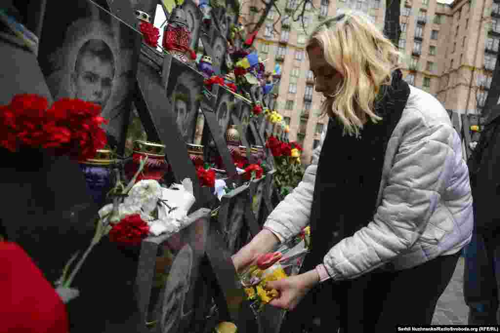 Святошинський райсуд Києва 18 жовтня 2023 року оголосив рішення у справі масових розстрілів активістів 20 лютого 2014 року на вулиці Інститутській у Києві. Щодо ексспівробітників нині розформованої роти спецпризначення &laquo;Беркут&raquo; суд виніс такі вироки: Олегу Янішевському &ndash; довічне ув&rsquo;язнення; Павлу Аброськіну &ndash; 15 років позбавлення волі; Сергію Зінченку &ndash; 15 років позбавлення волі. Усі троє були звільненні з-під варти в грудні 2019 в рамках обміну полоненими з Росією. Сергій Тамтура виправданий за усіма статтями, а Олександр Марінченко, хоч і виправданий за низкою статей, але отримав 5 років позбавлення волі, які, втім, уже відсидів у СІЗО