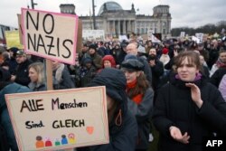 Протест проти правого екстремізму у Берліні. Лютий 2024 року