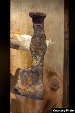 Давня сокира, яку знайшов Олександр Шелехань