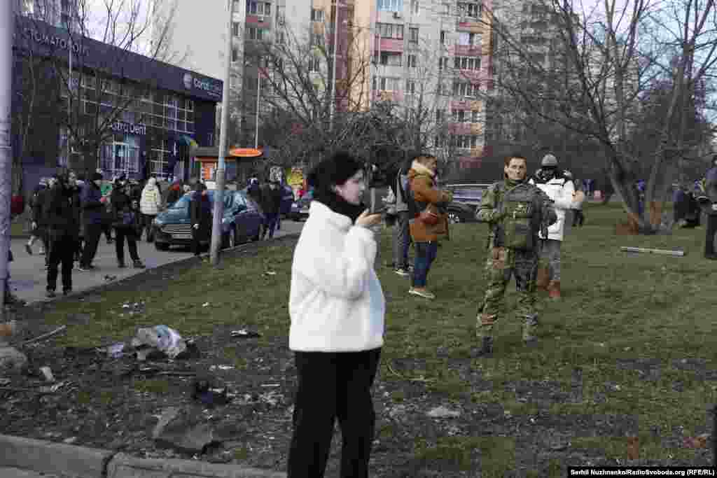 КИЇВ &ndash; Під час атаки була пошкоджена будівля станції метро &laquo;Лук&#39;янівська&raquo;. На деякий час рух цією станцією було призупинено