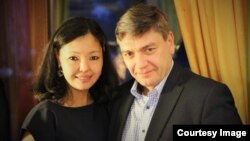  Салтанат Сакембаева менен Андрей Руденко. Сүрөт качан тартылганы белгисиз.