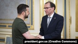 Президент України Володимир Зеленський і міністр закордонних справ Норвегії Еспен Барт Ейде. Київ, 15 квітня 2024 року