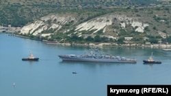 Корабль проекта 1135 в Севастопольской бухте, иллюстративное фото 