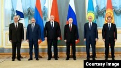 ЖЕЭКтин жыйынынын катышуучулары. Москва. 25-май, 2023-жыл