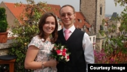 Алсу Кормашева ире Павел Буторин белән, архив фотосы