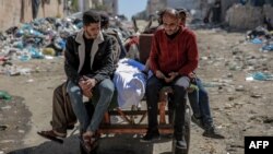 Գազայի հատված - Պաղեստինցիները հուղարկավորում են զոհված հարազատին, Գազա քաղաք, 29-ը փետրվարի, 2024թ.