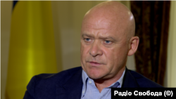 Прокуратура й сам Геннадій Труханов наразі публічно не повідомляли про вручення підозри