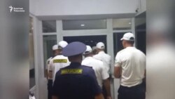 "Өкүл балаңызды иштен алыңыз". Жол кайгуулчулардын талабы
