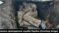 В Мар'їнці не вщухали бої