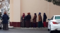 Diňle: Häkimiýetler köpçülik ýerlerinde ykdysady şertlere nägilelik bildirýän raýatlary anyklaýar