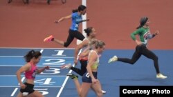 فرزانه فصیحی جلوتر از همه رقبای خود؛ عکس اختصاصی رادیوفردا