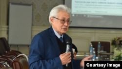 Турсунбек Акун