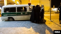 عفو بین‌الملل تأکید کرده که جامعه بین‌المللی نباید دست به روی دست بگذارد و واکنش دولت‌ها تنها به صدور بیانیه یا مداخله دیپلماتیک محدود نباشد