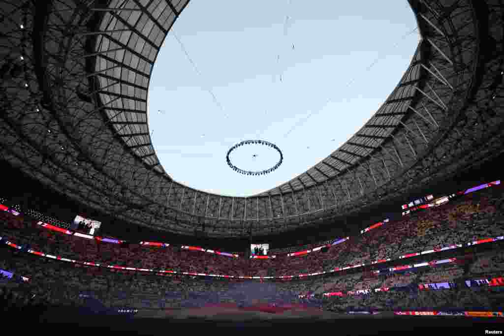 &quot;Лусаил&quot; стадионуна 88 миң көрүүчү батат. Былтыр бул стадиондо футбол боюнча Дүйнө чемпионатынын финалдык оюну өткөн. Анда Месси баштаган Аргентина курамасы чемпион болгон.