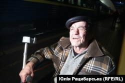 Один з евакуйованих