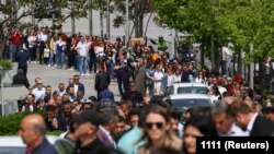 Бул ирет шайлоочулардын активдүүлүгү адаттан тыш болду. 2023-жылдын 14-майы. Анкара шаары, Түркия.