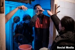 "Бункер" тасмасын тартуу учуру.