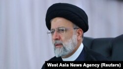 نرگس محمدی نوشته که ابراهیم رئیسی یکی از مهره‌های “هیات مرگ” است که در مسند ریاست جمهوری نشسته است