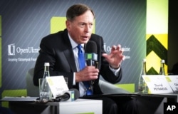 Ексдиректор ЦРУ, генерал армії США у відставці Девід Петреус під час дискусії на Київському безпековому форумі, заснованому Благодійним фондом Арсенія Яценюка Open Ukraine. Київ, 5 вересня 2023 року