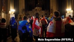 На знак протесту проти закону у Тбілісі вже кілька днів відбуваються масштабні мітинги