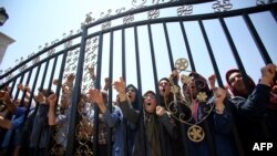 اعضای سازمان مجاهدین خلق در اردوگاه اشرف ۳