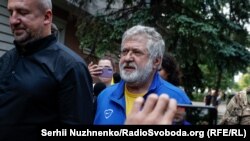 Бізнесмен Ігор Коломойський прибуває на засідання суду, який обере йому тримання під вартою як запобіжний захід, архівне фото, 2 вересня 2023 року