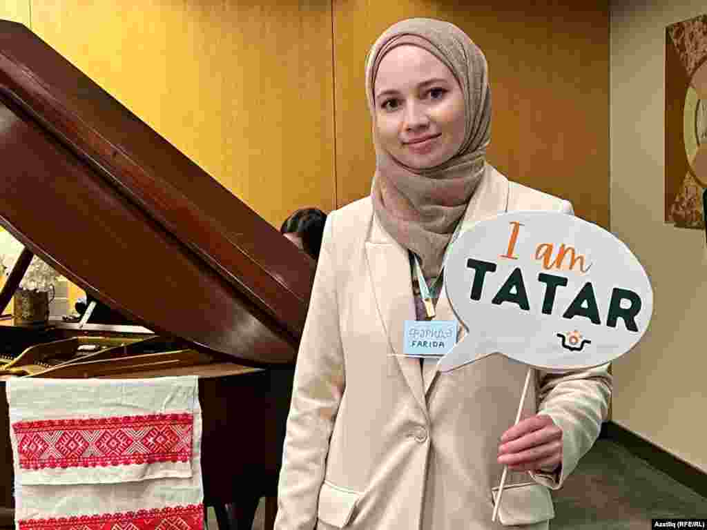 Инглиз телен татар теле аша өйрәтүче Фәридә Ибраһим