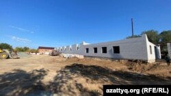 Ауыл халқы жарты ғасырдан астам уақыт күткен амбулатория салынып жатыр. Павлодар облысы Пограничник ауылы, 22 қыркүйек, 2023 жыл.