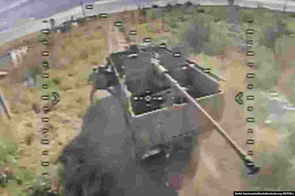 Скрін відео з FPV камікадзе за секунду до ураження С-60&nbsp;