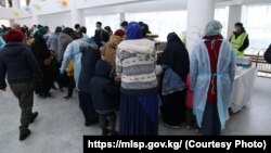 Сириядан кайтарылган балдар жана аялдар. 2023-жылдын 16-февралы. 