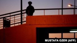 Türkmen polisiýa işgärleri (Illýustrasiýa suraty)