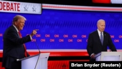 اولین مناظرۀ بایدن و ترامپ در انتخابات ریاست‌جمهوری ۲۰۲۴ آمریکا، بامداد هشتم تیر به میزبانی شبکه خبری سی‌ان‌ان برگزار شد