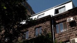 Արամի 60 հասցեի պատմամշակութային հուշարձան-շենքի տանիքին ապօրինի կցակառույց է հայտնվել