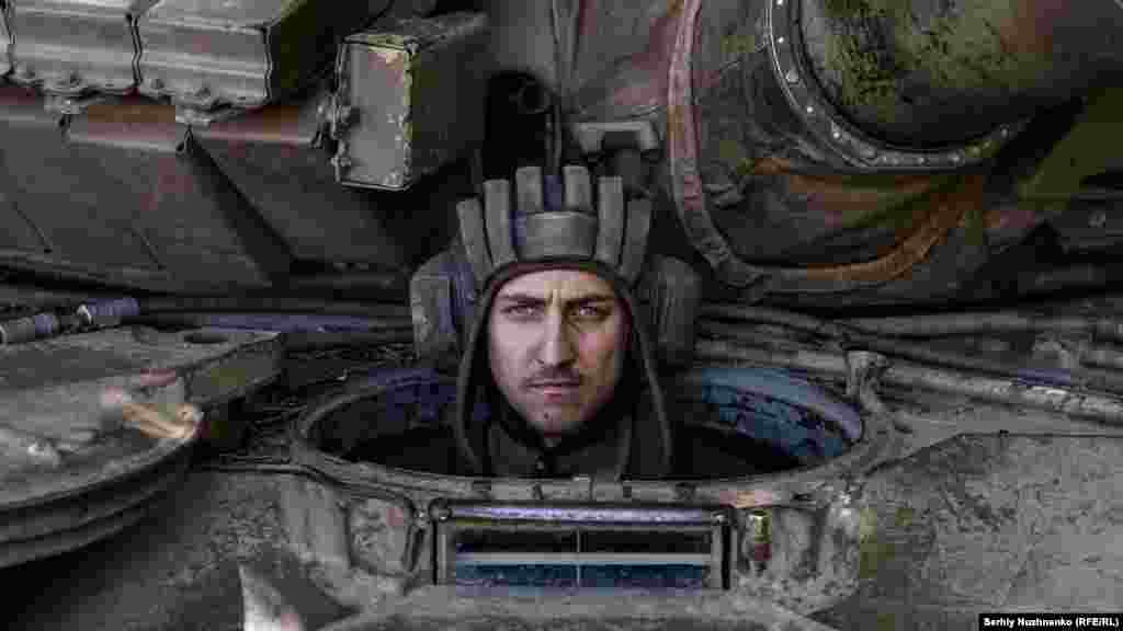 Юры, украінскі танкавы мэханік, сфатаграфаваны на ўсходзе Данецкай вобласьці, 11 чэрвеня 2022