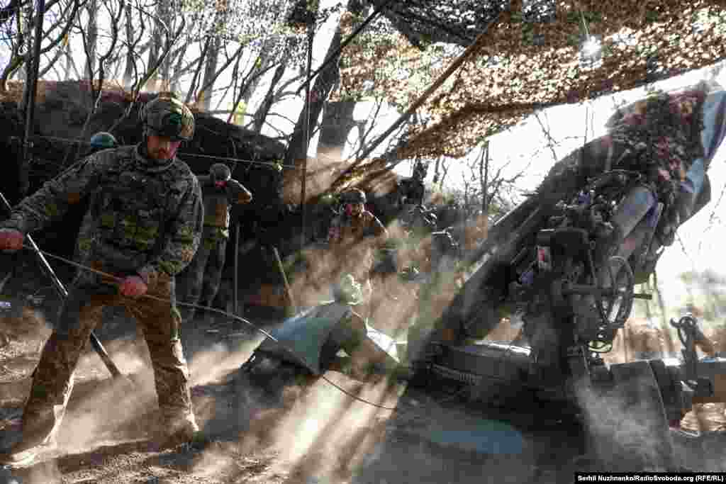 &laquo;Давай ще один по координатах&raquo;, &ndash; чути хриплий та втомлений голос із рації. Тривають дуже важкі бої, та українські військові вірять у перемогу й не втрачають оптимізму