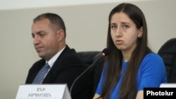 Armenia - Economy Minister Vahan Kerobian (left) and his deputy Ani Ispirian attend a news conference in Yerevan, January 8, 2024.