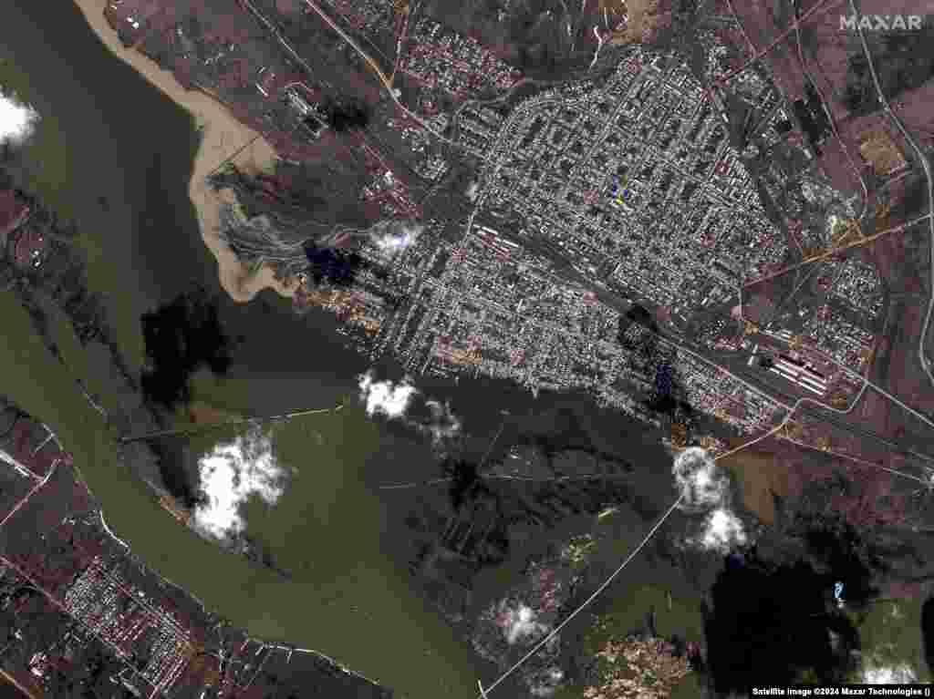 Overview of flooded areas from the Ilek River around Akbulak, a small town nearly 100 kilometers south of the city of Orenburg.