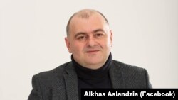 Алхас Асландзия